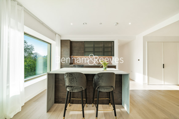 3  bedrooms flat to rent in Riverscape Royal Wharf, Canary Wharf, E16-image 8