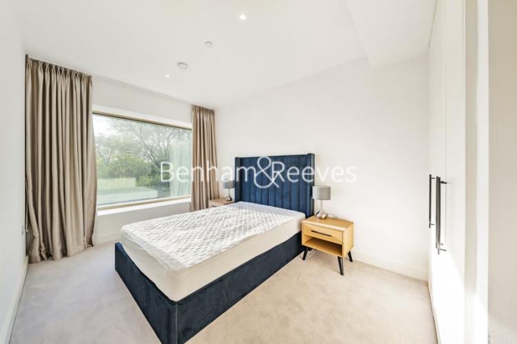 3  bedrooms flat to rent in Riverscape Royal Wharf, Canary Wharf, E16-image 16