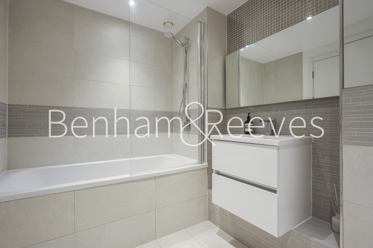 3  bedrooms flat to rent in Marine Wharf, Surrey Quays SE16-image 4