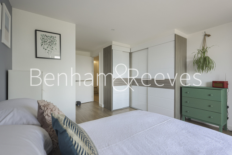 3  bedrooms flat to rent in Marine Wharf, Surrey Quays SE16-image 6