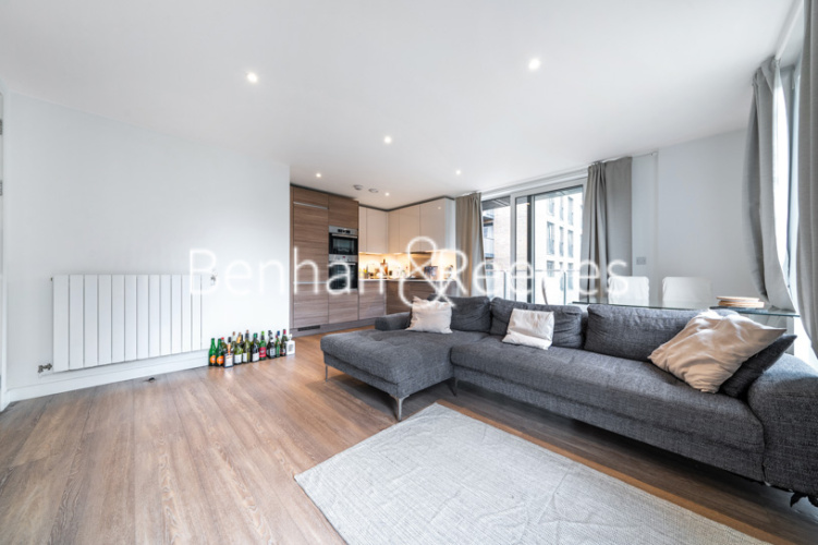 2  bedrooms flat to rent in Whiting Way, Surrey Quays, SE16-image 1