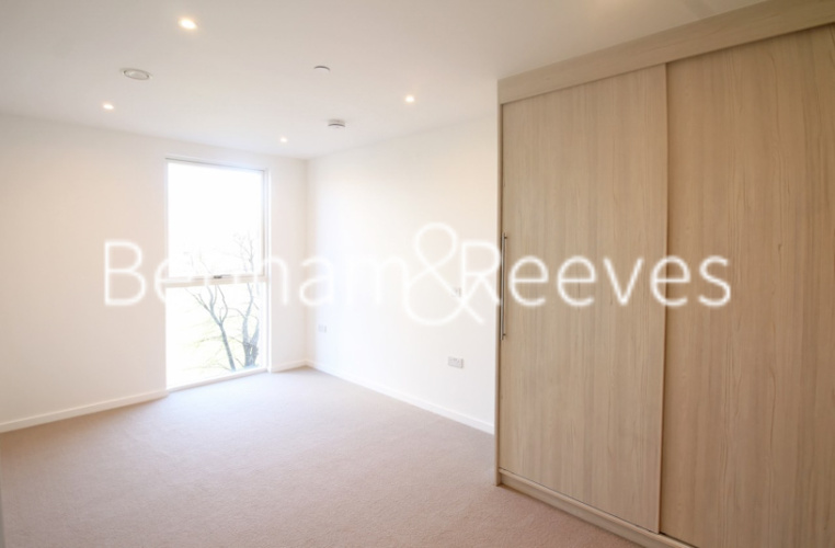 2  bedrooms flat to rent in Grove Street, Surrey Quay, SE8-image 3