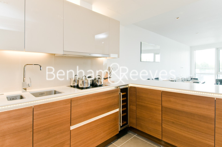 3  bedrooms flat to rent in Kew Bridge Road, Brentford, TW8-image 2