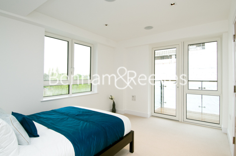 3  bedrooms flat to rent in Kew Bridge Road, Brentford, TW8-image 3