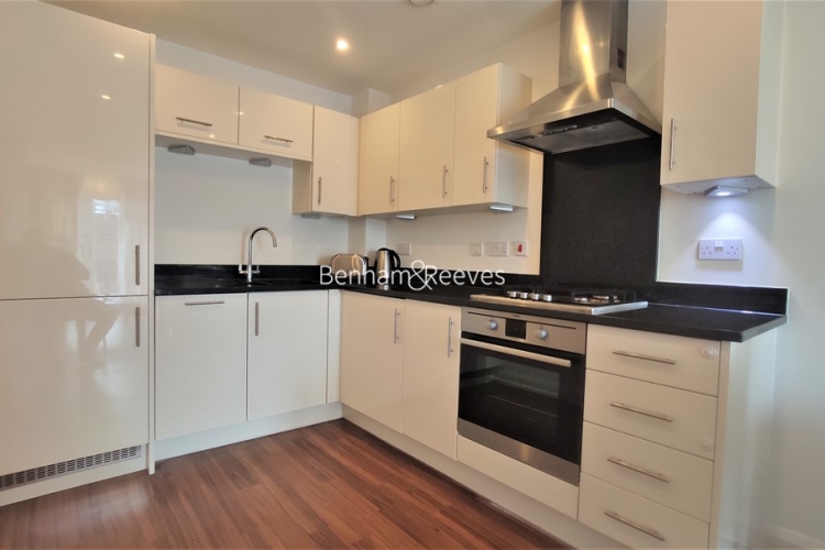 1 bedroom flat to rent in Mercury House, Epsom, KT17-image 2