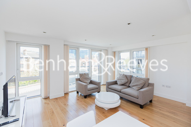 2  bedrooms flat to rent in Kew Bridge Road, Brentford, TW8-image 1