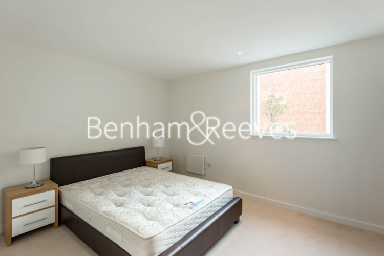 2 bedrooms flat to rent in Pump House Crescent, Brentford, TW8-image 3