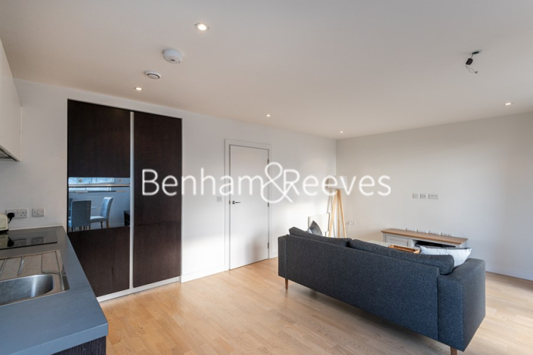 1  bedroom flat to rent in Pump House Crescent, Brentford, TW8-image 6