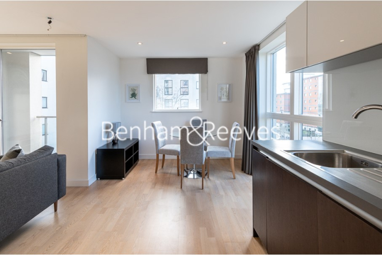 1  bedroom flat to rent in Pump House Crescent, Brentford, TW8-image 7