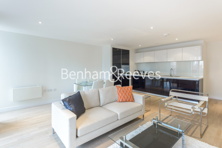 2 bedrooms flat to rent in Pump House Crescent, Brentford, TW8-image 1