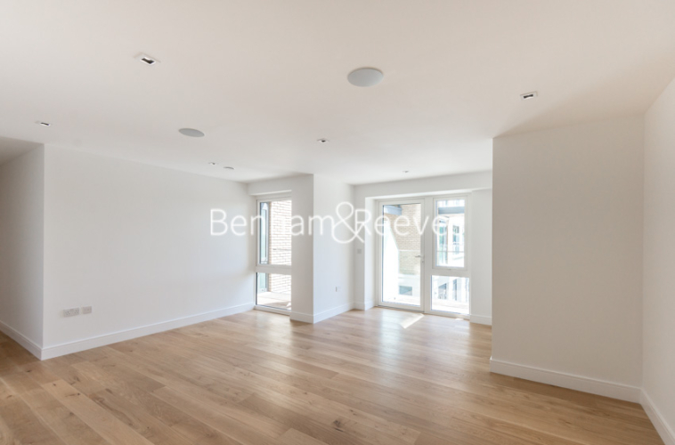 2  bedrooms flat to rent in Kew Bridge Road, Brentford, TW8-image 1