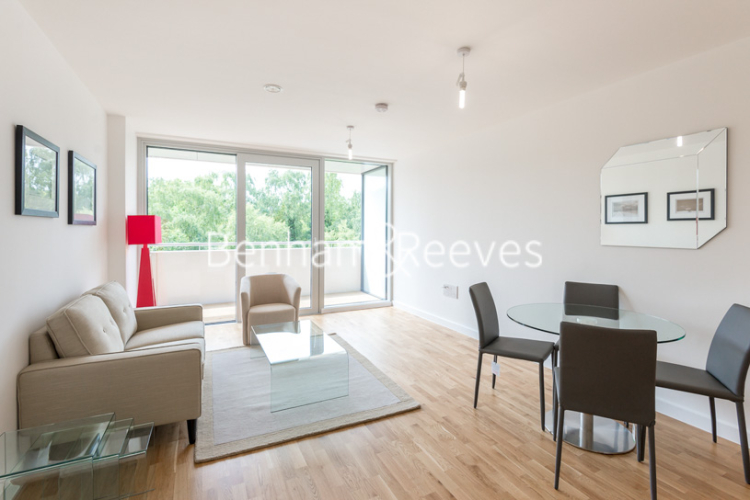 1 bedroom flat to rent in Chiswick Point, Chiswick, W4-image 1