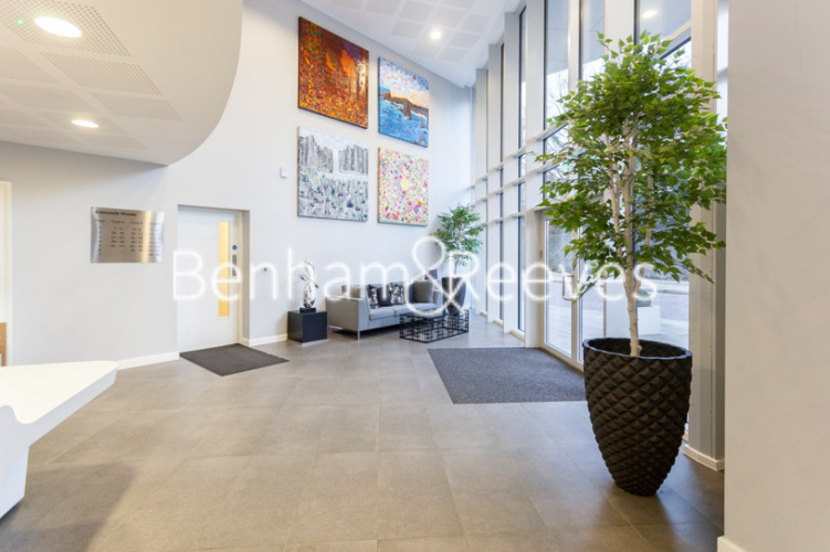 1  bedroom flat to rent in Colonial Drive, Chiswick, W4-image 8