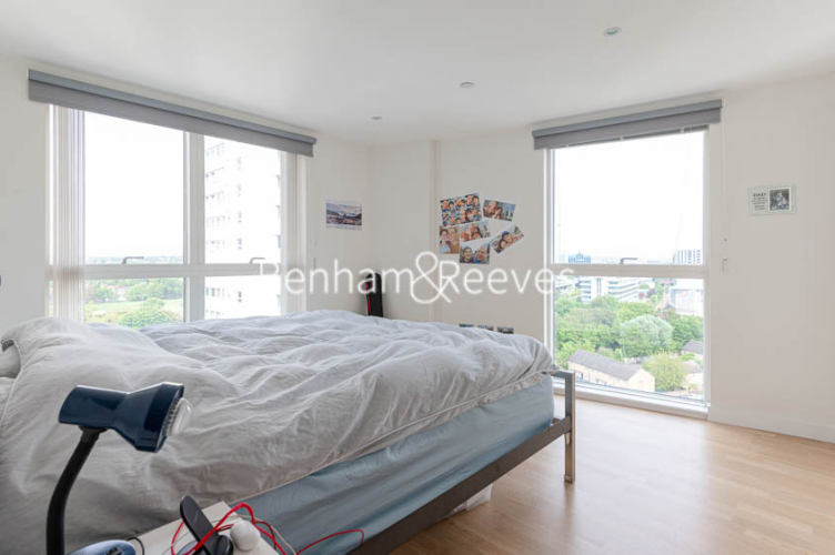 3 bedrooms flat to rent in Pump House Crescent, Brentford, TW8-image 3