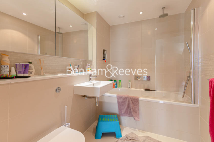 3 bedrooms flat to rent in Pump House Crescent, Brentford, TW8-image 4