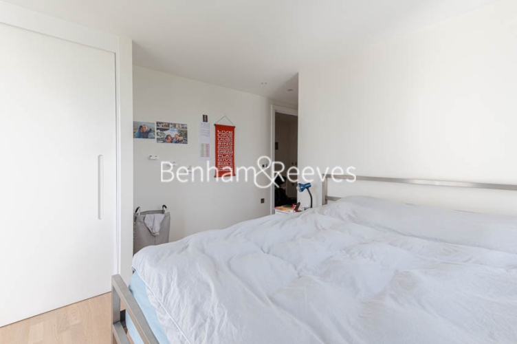 3  bedrooms flat to rent in Pump House Crescent, Brentford, TW8-image 9
