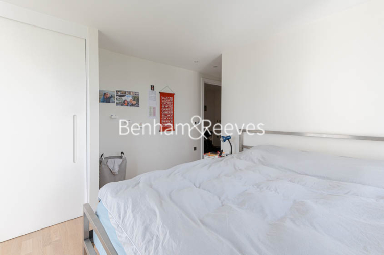 3 bedrooms flat to rent in Pump House Crescent, Brentford, TW8-image 9