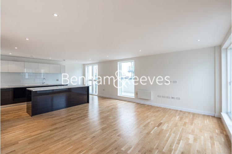 2 bedrooms flat to rent in Pump House Crescent, Brentford, TW8-image 1