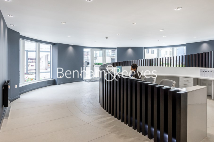 2 bedrooms flat to rent in Pump House Crescent, Brentford, TW8-image 9