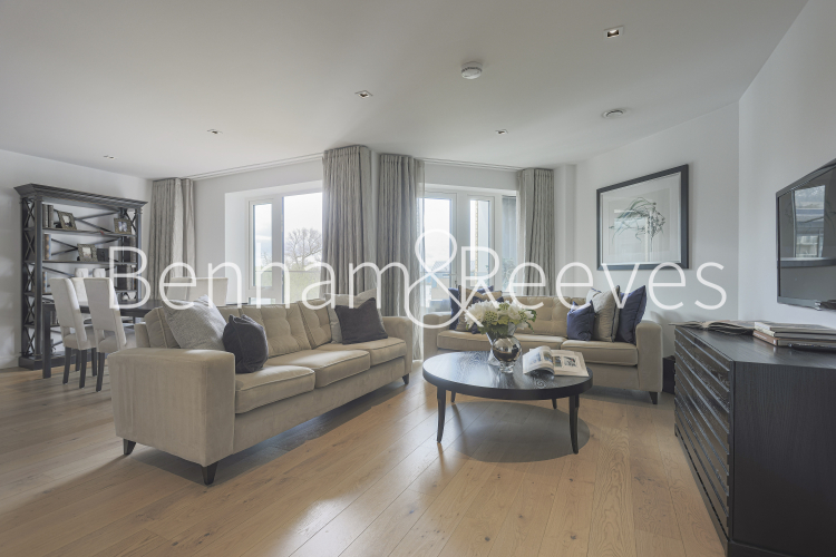 3  bedrooms flat to rent in Kew Bridge Road, Brentford, TW8-image 1