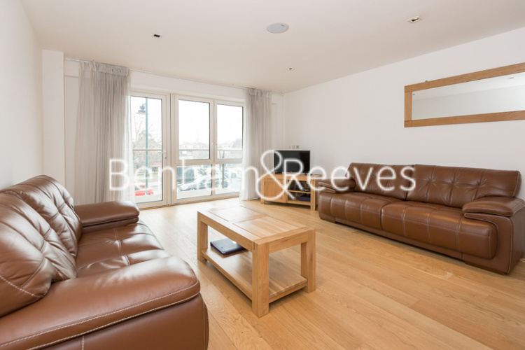 2  bedrooms flat to rent in Kew Bridge Road, Brentford, TW8-image 1