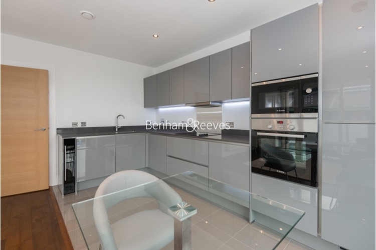 2  bedrooms flat to rent in Emerald Gardens, Kew, TW9-image 2