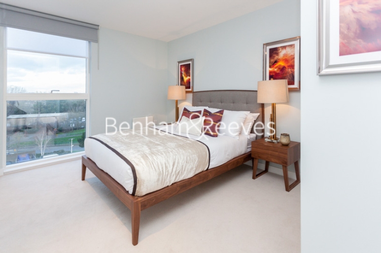 2  bedrooms flat to rent in Pump House Crescent, Brentford, TW8-image 2