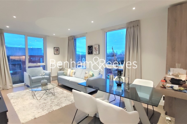 2 bedrooms flat to rent in QueenshurstSquare, Kingston Upon Thames, KT2-image 3