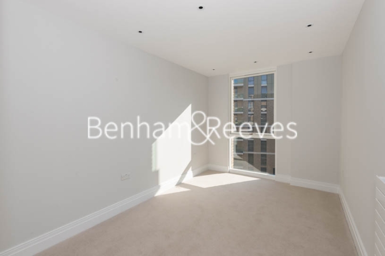 3 bedrooms flat to rent in QueenshurstSquare, Kingston Upon Thames, KT2-image 3