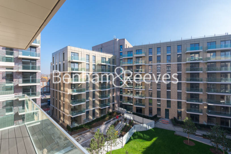 3  bedrooms flat to rent in QueenshurstSquare, Kingston Upon Thames, KT2-image 5