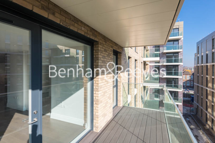 3  bedrooms flat to rent in QueenshurstSquare, Kingston Upon Thames, KT2-image 10