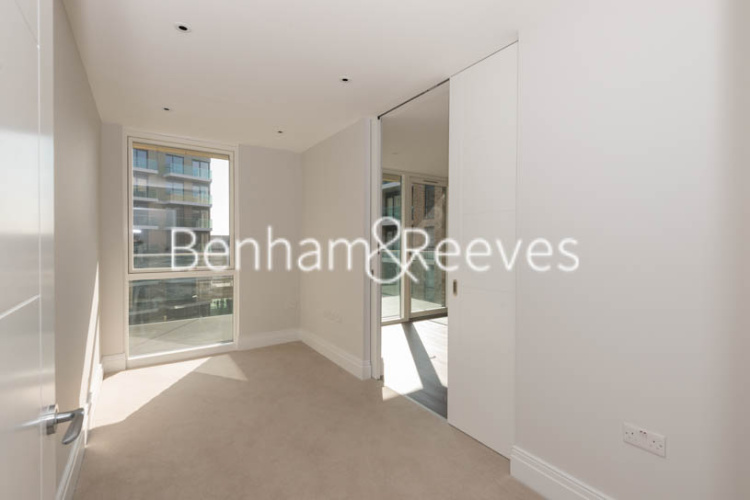 3  bedrooms flat to rent in QueenshurstSquare, Kingston Upon Thames, KT2-image 11