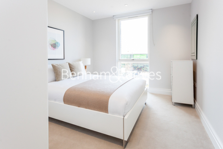 2 bedrooms flat to rent in QueenshurstSquare, Kingston Upon Thames, KT2-image 3