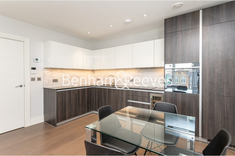2 bedrooms flat to rent in Queenshurst Square, Kingston Upon Thames, KT2-image 2