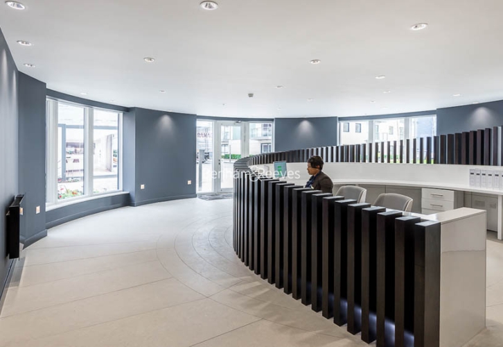 1  bedroom flat to rent in Pump House Crescent, Kew Bridge West, TW8-image 5