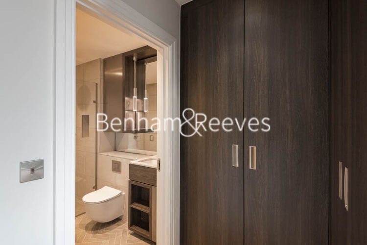 2 bedroom(s) flat to rent in QueenshurstSquare, Kingston Upon Thames