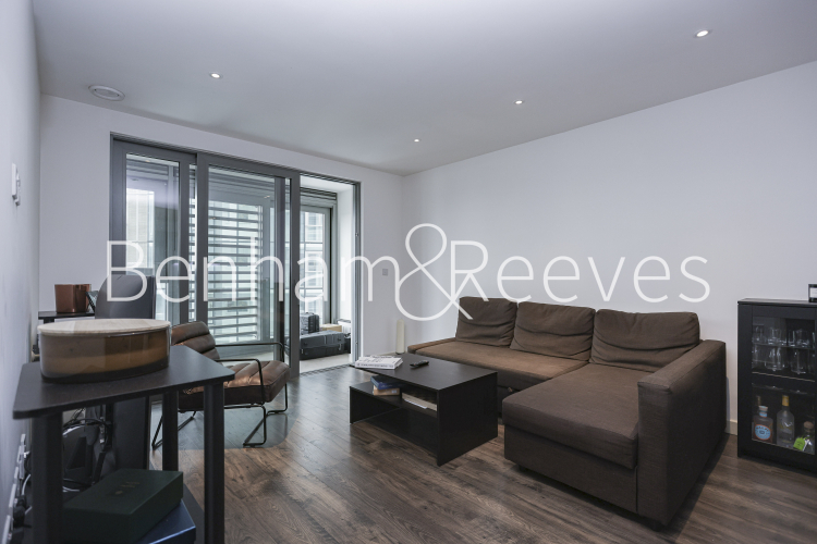 1  bedroom flat to rent in Great West Quarter, Brentford, TW8-image 1