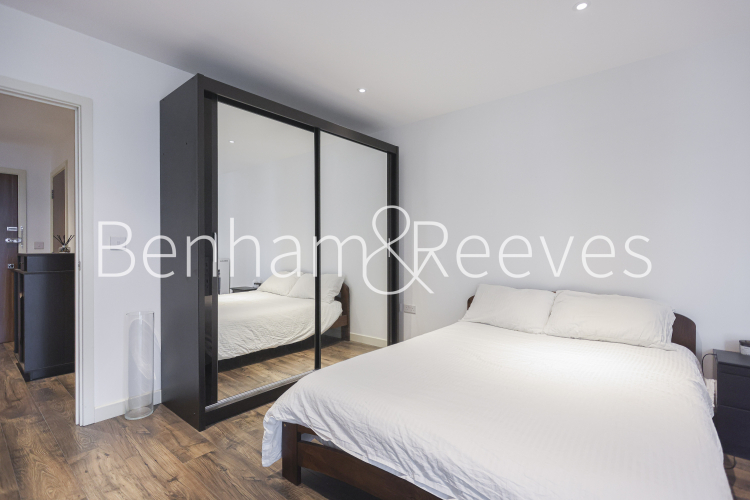 1 bedroom flat to rent in Great West Quarter, Brentford, TW8-image 8