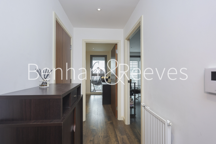 1  bedroom flat to rent in Great West Quarter, Brentford, TW8-image 11