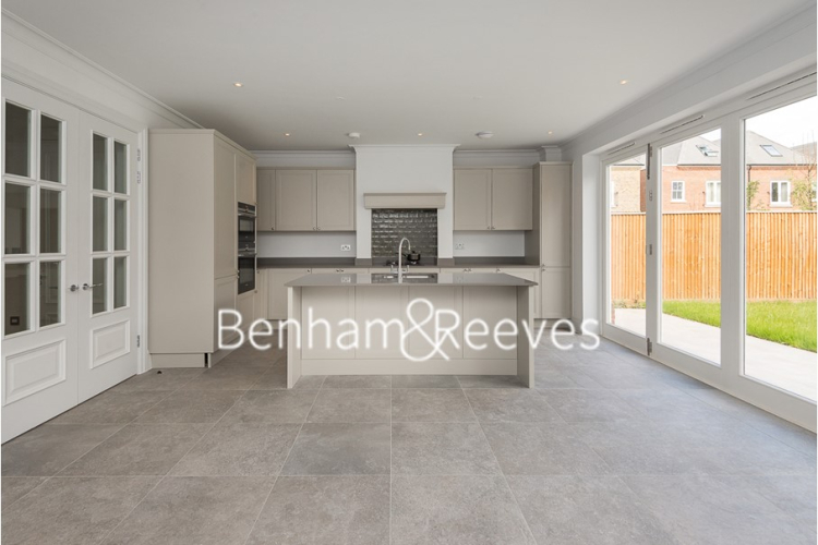 4  bedrooms flat to rent in Richmond Chase, Richmond, TW10-image 2
