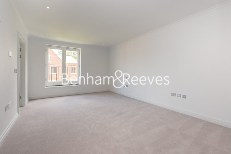 4 bedrooms flat to rent in Richmond Chase, Richmond, TW10-image 12