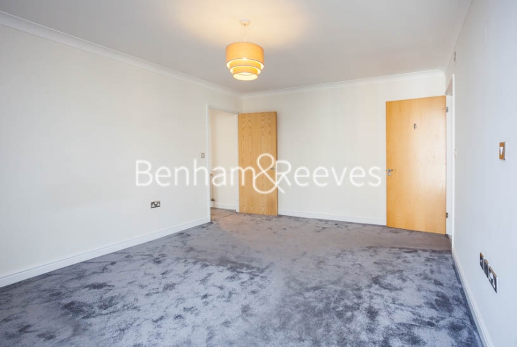2 bedrooms flat to rent in Ferry Lane, Brentford, TW8-image 3