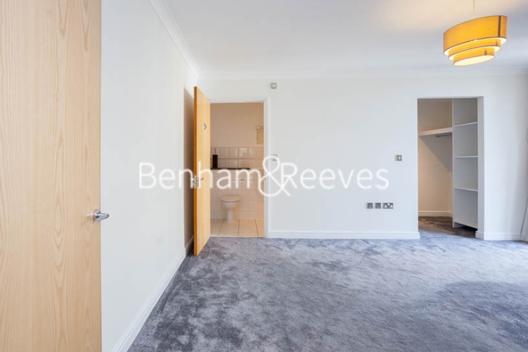 2  bedrooms flat to rent in Ferry Lane, Brentford, TW8-image 12