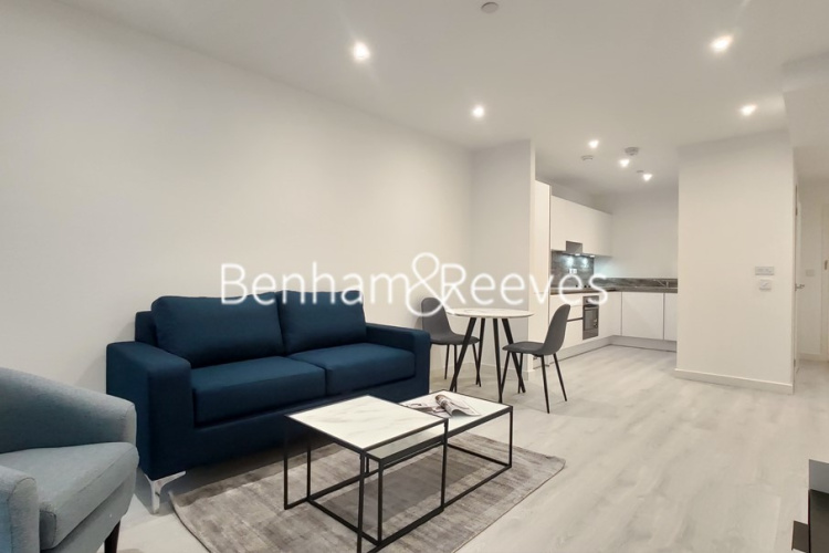 1  bedroom flat to rent in High Street Quarter, Hounslow, TW3-image 1