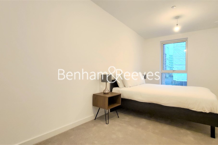 1 bedroom flat to rent in High Street Quarter, Hounslow, TW3-image 4