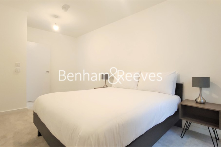 1 bedroom flat to rent in High Street Quarter, Hounslow, TW3-image 6