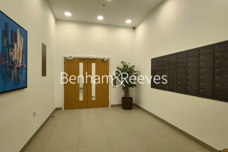 1  bedroom flat to rent in High Street Quarter, Hounslow, TW3-image 13