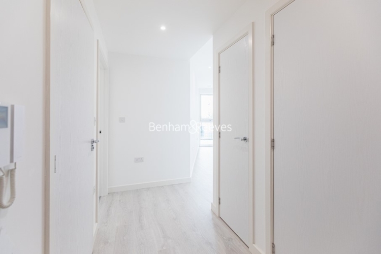 1  bedroom flat to rent in High Street Quarter, Hounslow, TW3-image 5