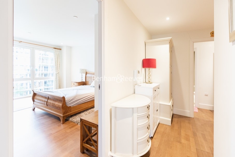3  bedrooms flat to rent in Admiralty Building, Kingston Upon Thames, KT2-image 4