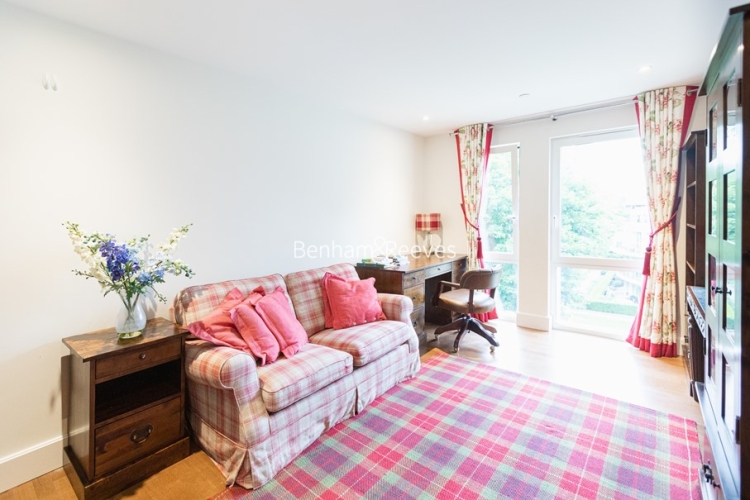 3  bedrooms flat to rent in Admiralty Building, Kingston Upon Thames, KT2-image 9